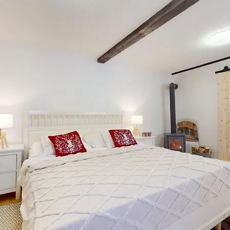 Romanticka S Krbem Ferienhaus *